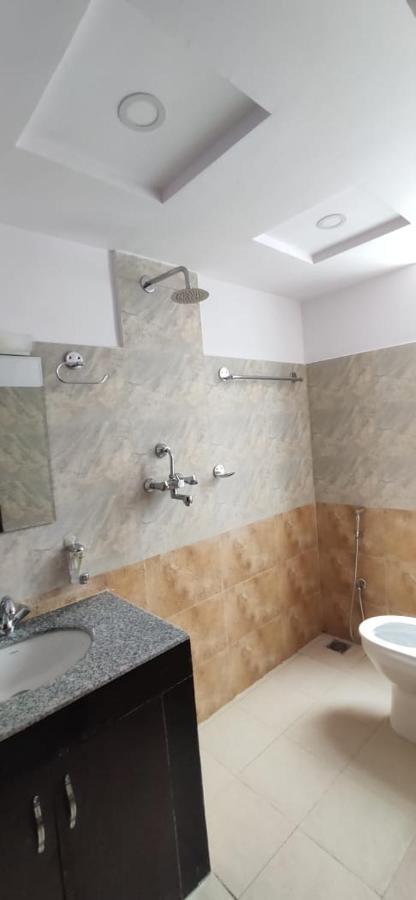 Hotel Pipal Tree Катманду Экстерьер фото