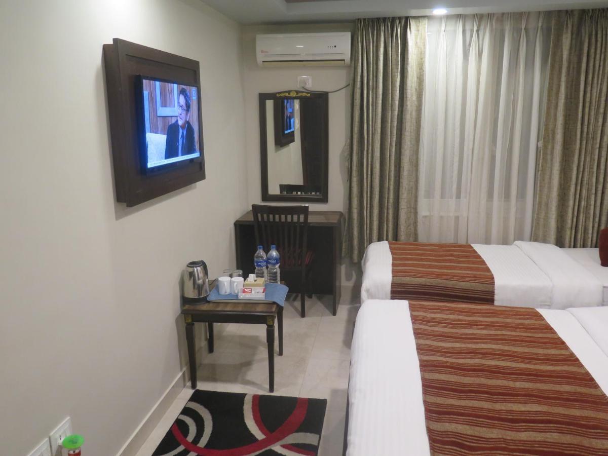 Hotel Pipal Tree Катманду Экстерьер фото